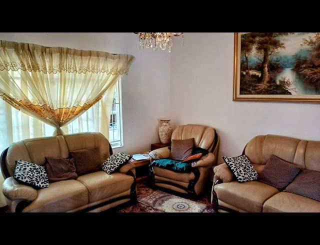 3 BEDROOM HOUSE FOR SALE IN RAISETHORPE